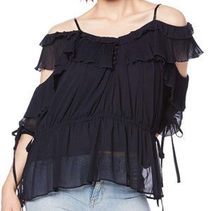 Pleated off shoulder shirt